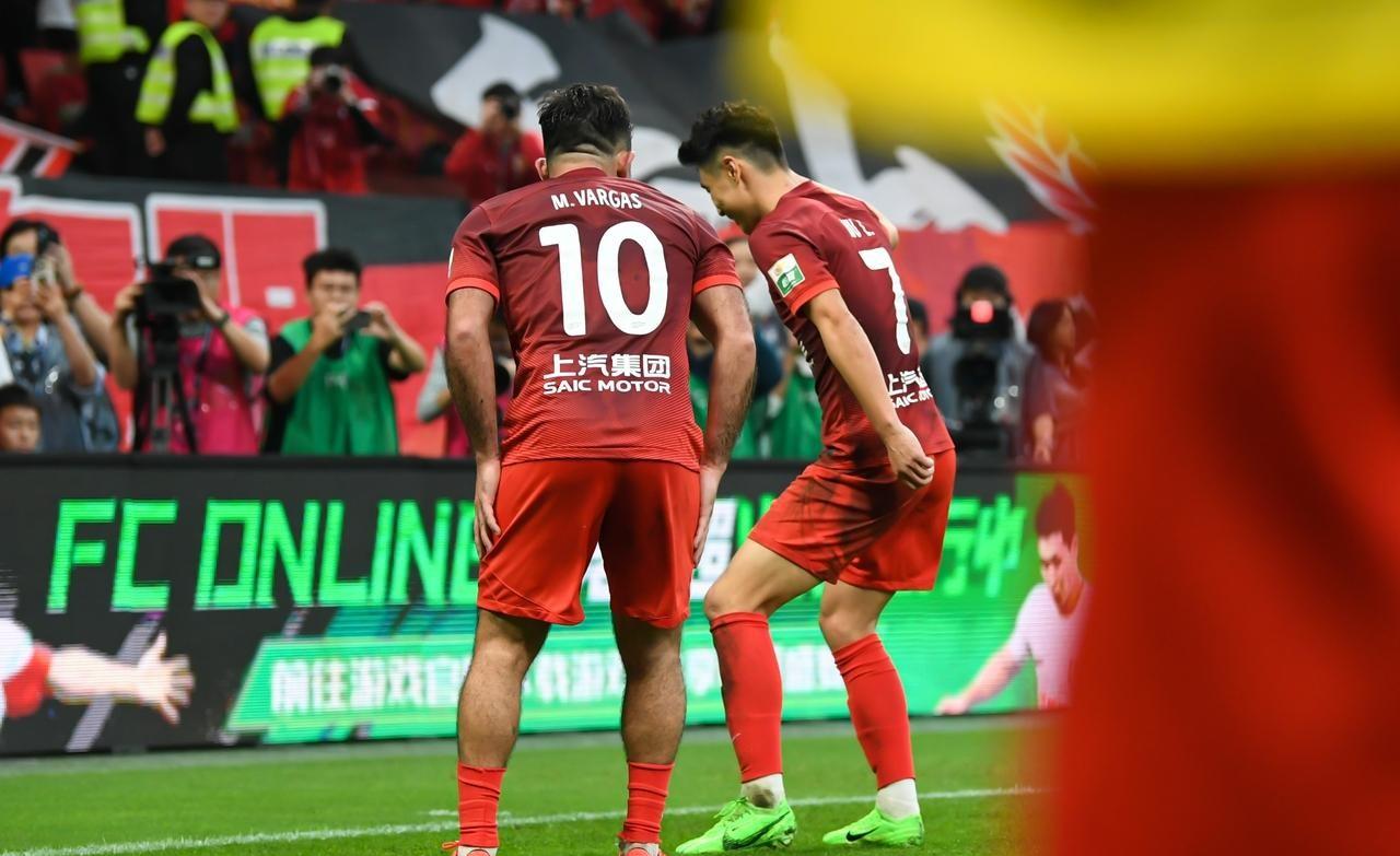 包含中超倒计时；纽卡斯尔赛后迎来里程碑；细节引发关注；球迷炸锅；团队化学反应显著的词条-一竞技官方入口