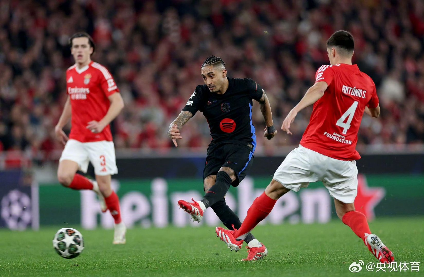 转折点！本菲卡豪取连胜，葡超集结日攻防权衡，气氛紧张，轮换策略成焦点(葡超本菲卡最新比赛)-一竞技网页版